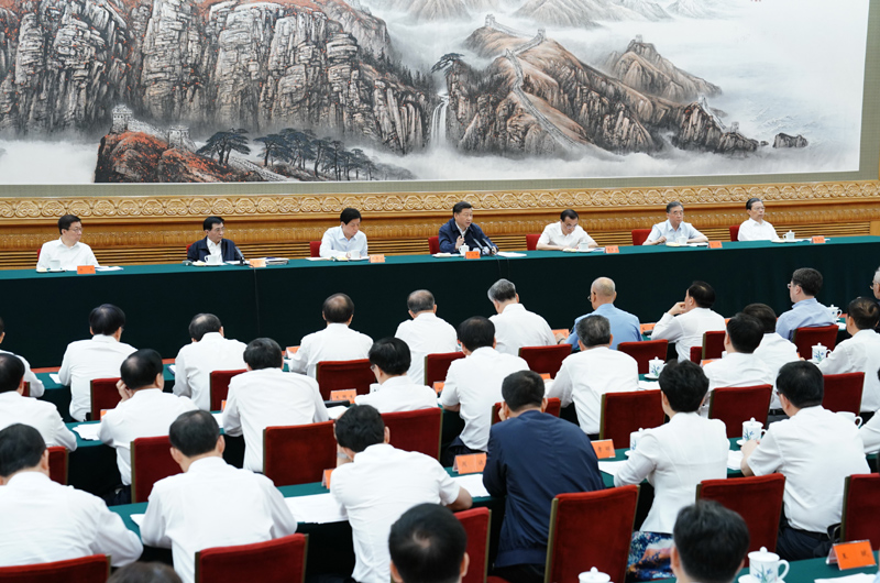 　　7月5日，中共中央總書記、國家主席、中央軍委主席習(xí)近平在北京出席深化黨和國家機(jī)構(gòu)改革總結(jié)會(huì)議并發(fā)表重要講話。新華社記者 王曄 攝